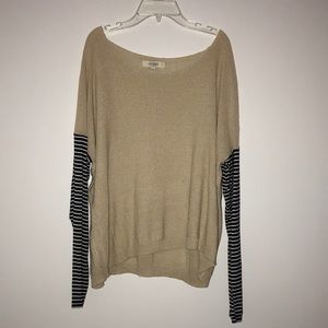 Umgee sweater top. Size L